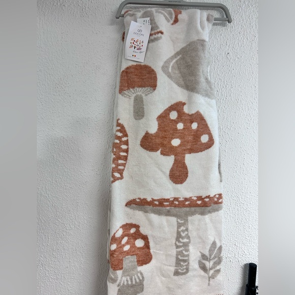 docofil Other - NEW! Docofil MUSHROOM Print Throw Neutral Blanket